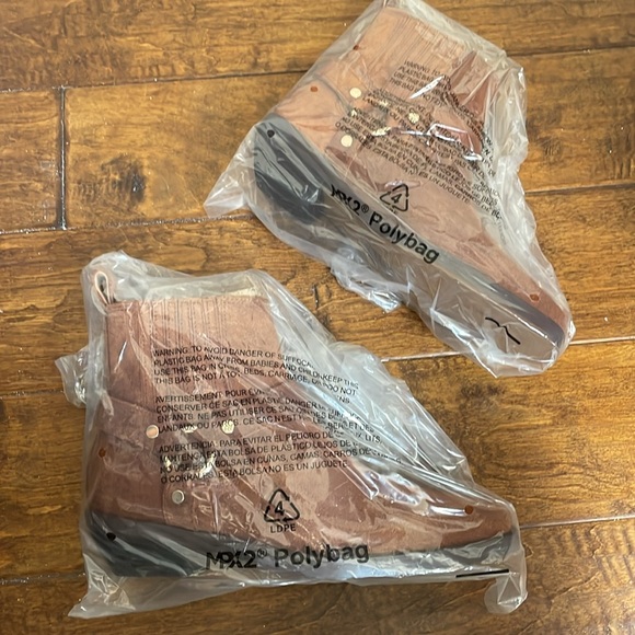 The Santiago Western Ankle Boot - Picture 9 of 10